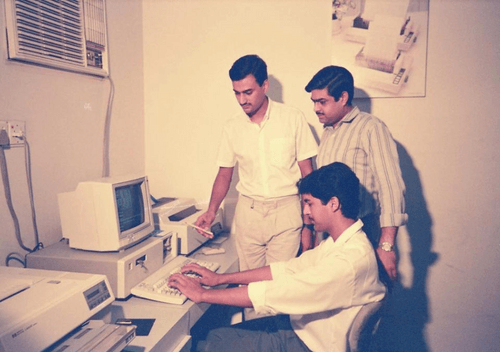 Brain founders working on early computers in 1986
